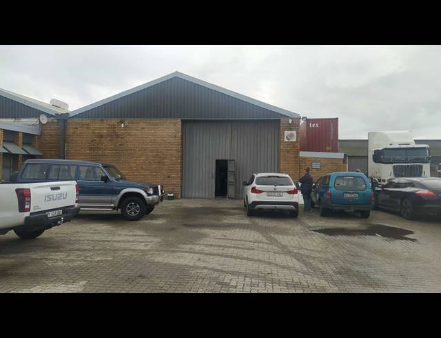1,600M² WAREHOUSE TO LET IN EPPING INDUSTRIAL